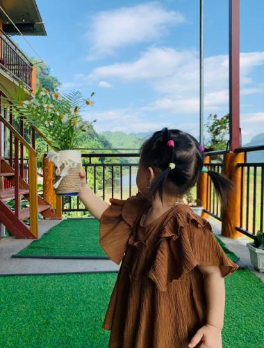 Balkón nebo terasa v ubytování Ba Bể Homestay - Nhà Nghỉ Trần Thực