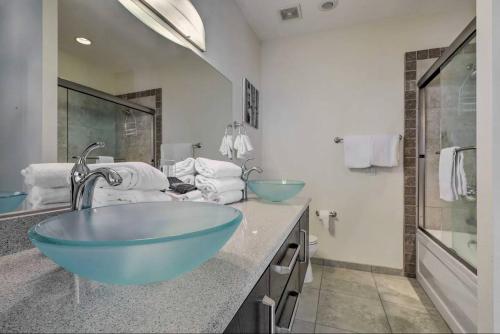 Ένα μπάνιο στο The Lofts #8d - Ski-inout