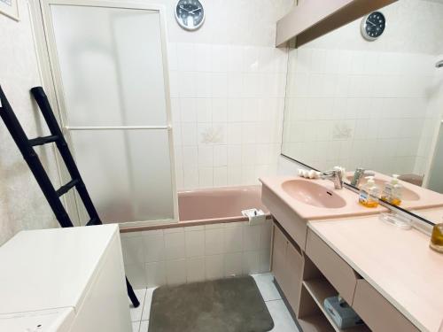 Appartement T3 Lumineux avec Balcon, Garage et Wi-Fi - Plage et Commerces à Proximité