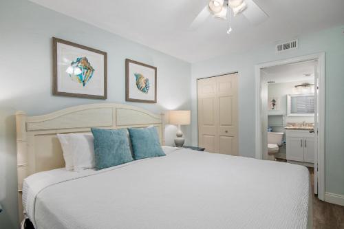 Pelican Beach Resort by Colasan photo 97