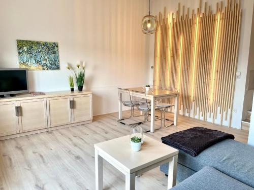 Gambar di galeri bagi Ferienwohnungen auf Halbinsel Scheid in direkter Ufernähe di Scheid