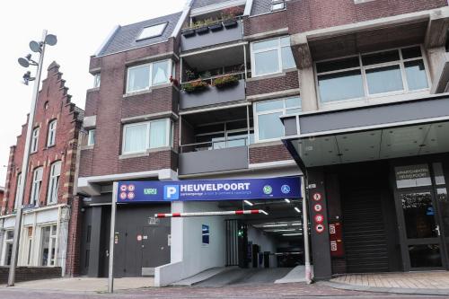 a building with a sign that readshyde borough at City Hotel Tilburg in Tilburg
