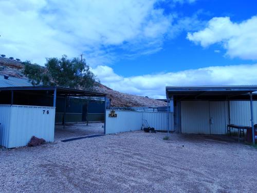 Gallery image of Di's Dugouts in Coober Pedy