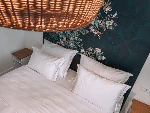 Una cama o camas en una habitación de Adriana Zaton