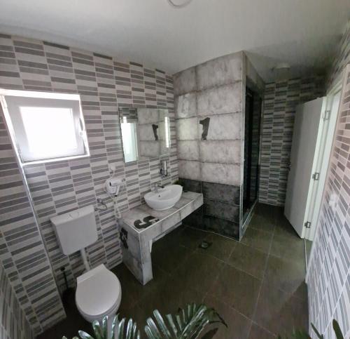 Un baño de Vila Argola - Spa Luxury Apartments