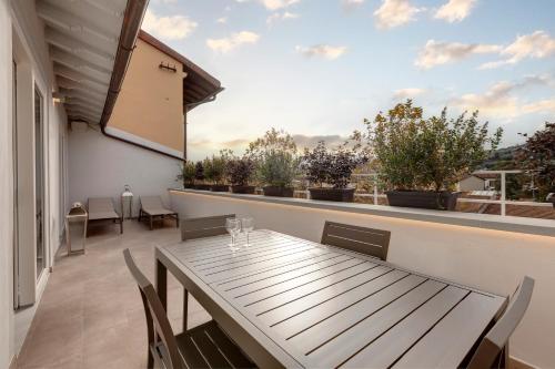 Aleardi Roof Apartment by Mamo Florence