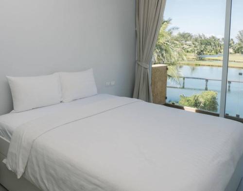Letto o letti in una camera di Chillax Luxury Pool Villa - Koh Chang