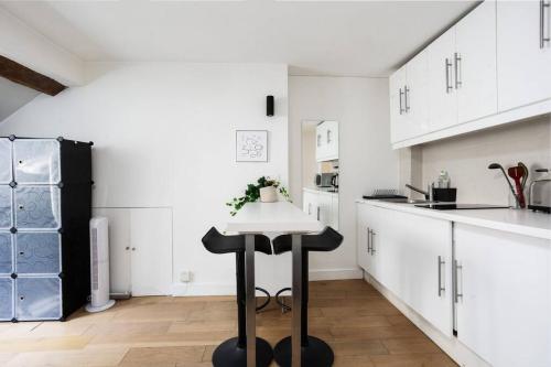 Promo! Best location! Duplex apt near the Louvre