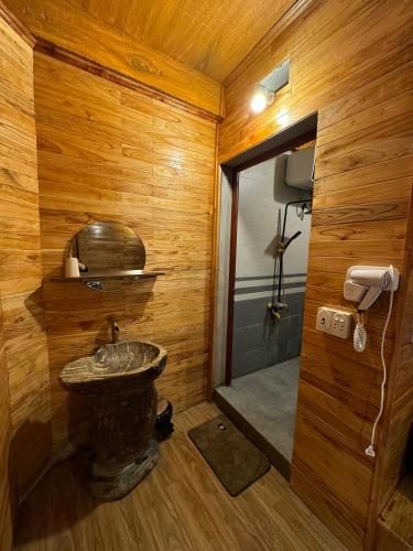 Ένα μπάνιο στο Tay's Home at Khuoi Ky - 5 mins to Ban Gioc Falls