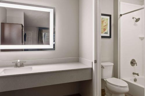 Un baño de Wingate by Wyndham Cedar City