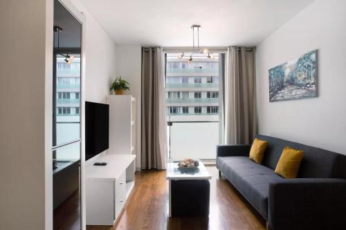 Funchal Centrum - La Vie Apartment with Parking! by Rentallido