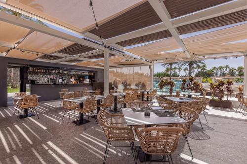 Restaurace v ubytování Kumara Serenoa By Lopesan Hotels