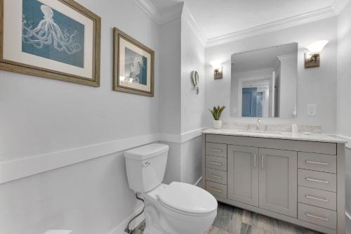 Ein Badezimmer in der Unterkunft Bayfront Inn 5th Avenue