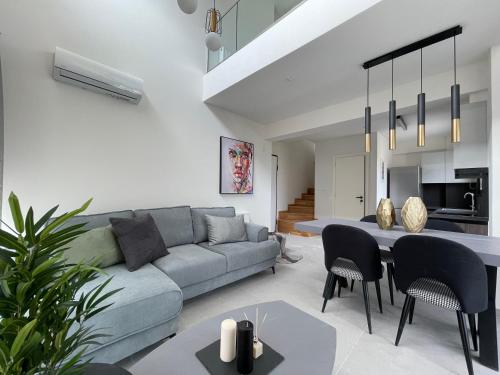 Athenean Gem near Athens Metro Mall
