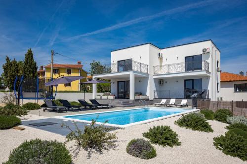 Villa Angie in Central Istria for 10 persons with private heated pool & kids playground