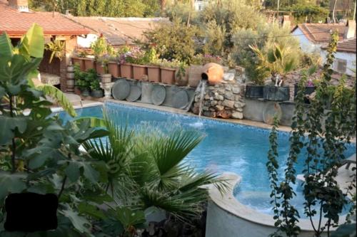 Karameşe Taş Ev - Karameşe Stone House