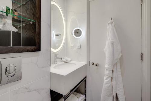Bilik mandi di Hilton London Euston