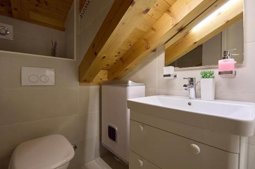 B18 APARTMENT