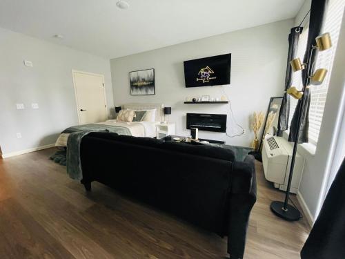 Cozy Studio Apartment With Workspace – Photos 2
