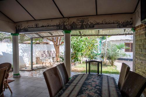 Afbeelding uit fotogalerij van Happy Corner Lodge Janjangbureh in Georgetown