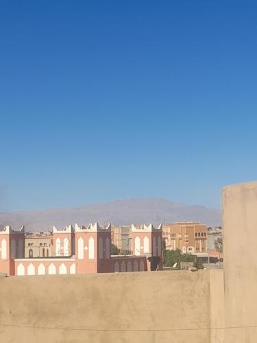 a view of a city from the top of a building at Appartement Sariq Ouarzazate in Ouarzazate