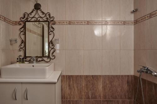 Un baño de Ayoba Santorini