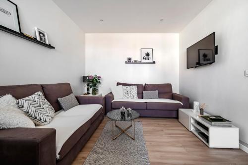 Veeve - Lilac Embrace