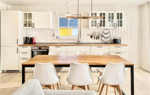 Η κουζίνα ή μικρή κουζίνα στο Stunning Home In Wandlitz With Kitchen