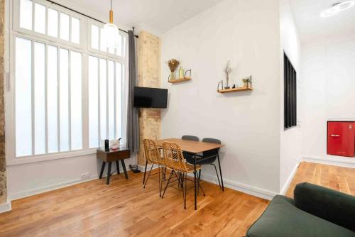 MONTMARTRE, Gare de l'EST, suite 1 chambre 2 à 4P