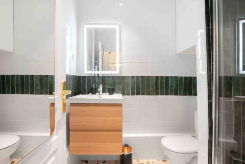 MONTMARTRE, Gare de l'EST, suite 1 chambre 2 à 4P