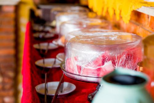 Makanan di atau berdekatan hotel