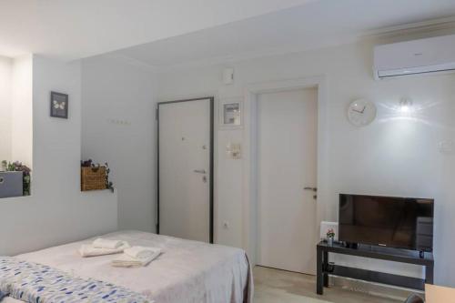 Renovated and cozy apartment close to metro