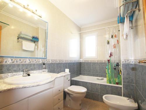 Φωτογραφία από το άλμπουμ του Perfect Family Getaway Fully Equipped 3-Bedroom Home with Pool in Cala Capitán Torrevieja σε Cabo Roig