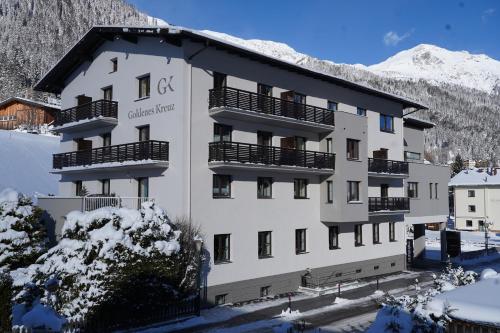 Quality Hosts Arlberg - Hotel Goldenes Kreuz B&B photo 3