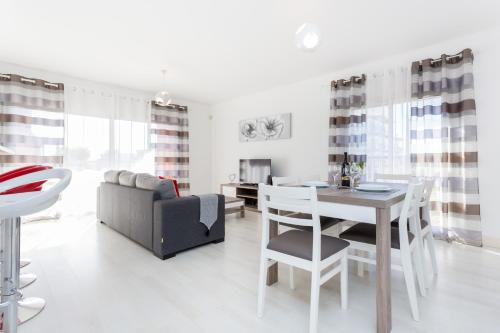 Love Sun Beach Apartment