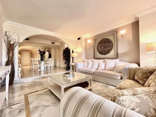 Magna Marbella - Apartamento de Lujo y golf en zona de Puerto Banús