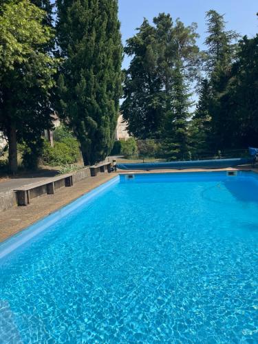 Piscine de l'établissement Mas provençal avec piscine privée Avignon St-Rémy ou située à proximité