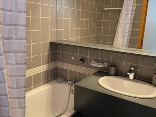 Appartement cosy proche pistes avec balcon et Wifi, animaux admis