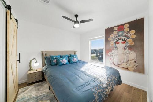 聖安東尼奧的住宿－VIPKids Seaworld Extravaganza，一间卧室配有一张壁画床
