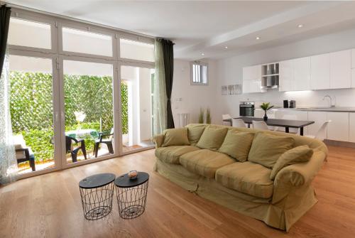 Deluxe 120 mq Apartment , 4 minuti a piedi dai Navigli