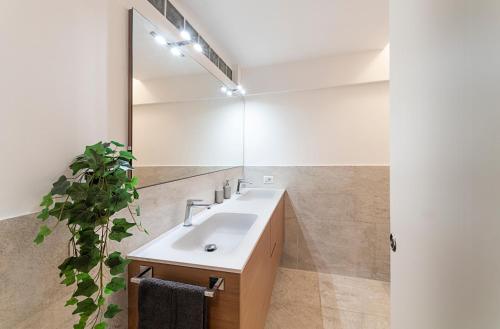 Deluxe 120 mq Apartment , 4 minuti a piedi dai Navigli