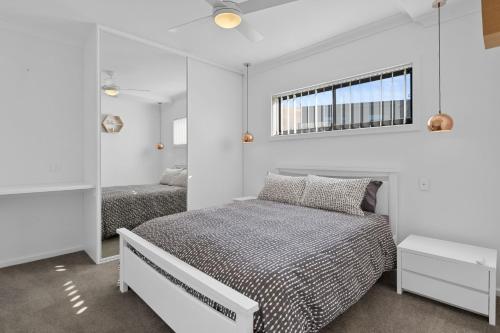 Katil atau katil-katil dalam bilik di Bliss on Birkdale - 39A Birkdale Street, Normanville