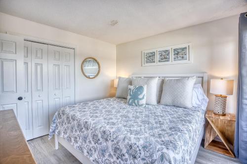Oceanfront 3br/2ba Dog Friendly photo 16