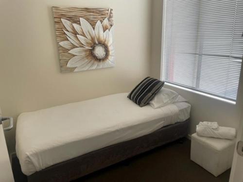 Cama o camas de una habitación en RNR Sturt Holiday Home