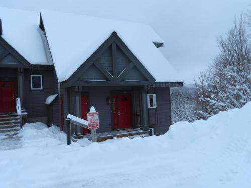 Lux 5BR 4BA SV125 SKI In Out, 18-hole Championship Golf Course, Water Park, pet friendly v zimě