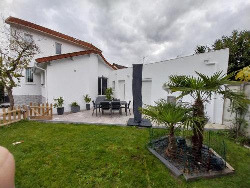 Maison entre Paris et aéroport Cdg