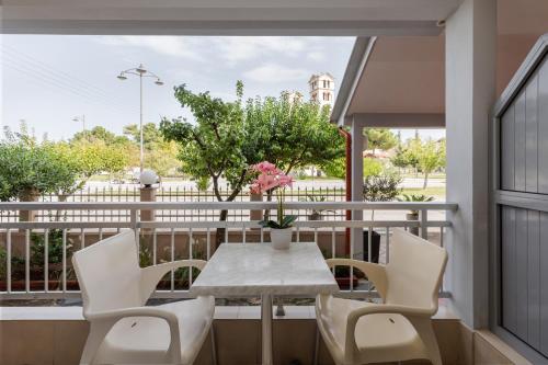 Φωτογραφία από το άλμπουμ του Hotel Grekas στους Νέους Πόρους