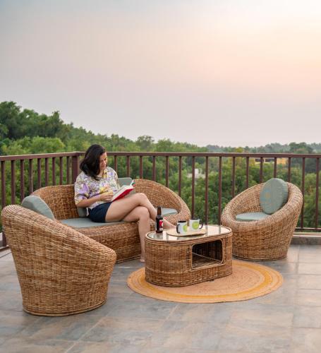 Balkón nebo terasa v ubytování Locomo Boutique, Morjim - Cozy tropical stay, near beach