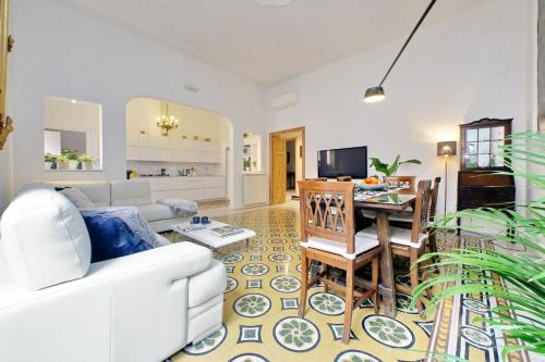 TreasureRome Opera & Trevi Grand Suite 3BR