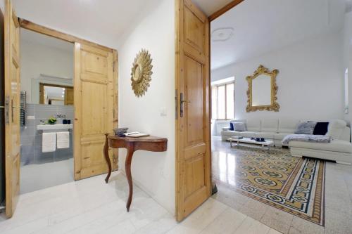 TreasureRome Opera & Trevi Grand Suite 3BR